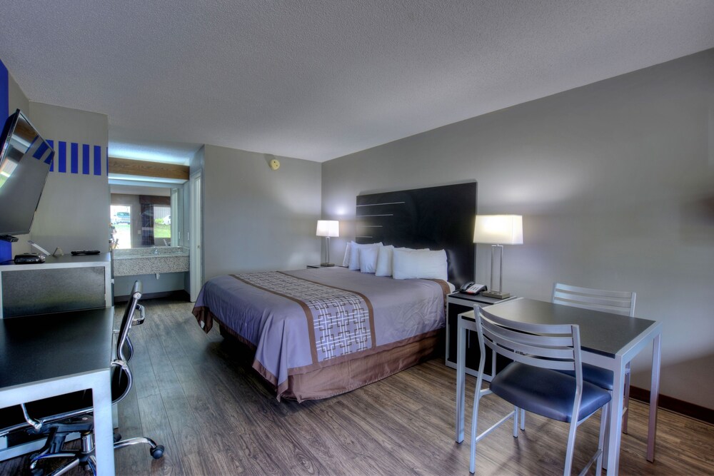 Red Roof Inn & Suites Athens AL - photo 21
