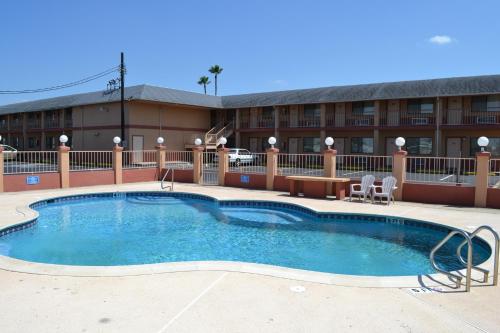 Deluxe Inn and Suites Weslaco - photo 13