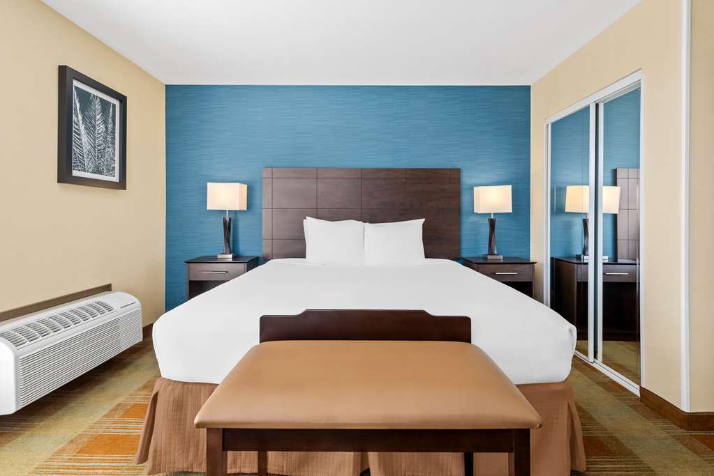 Best Western Date Tree Hotel - photo 36