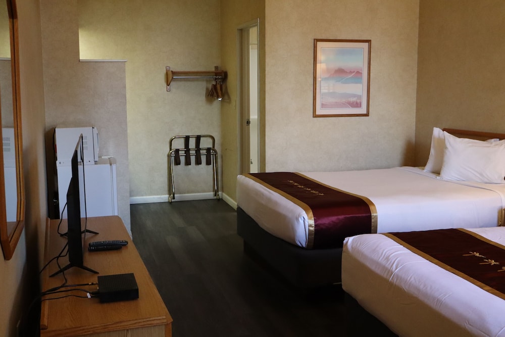 Black Canyon Motel - photo 24