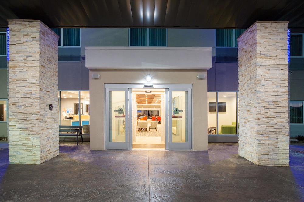 Holiday Inn Express & Suites Rapid City Rushmore South by IHG - photo 49