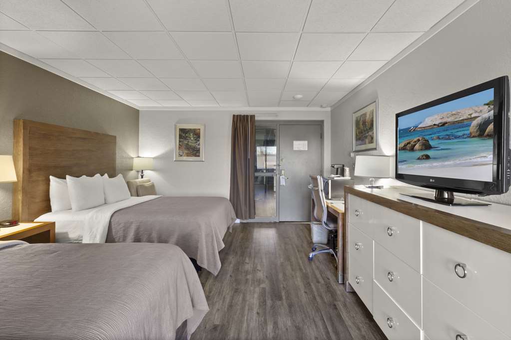 Quality Inn & Suites Green Bay Downtown - photo 15