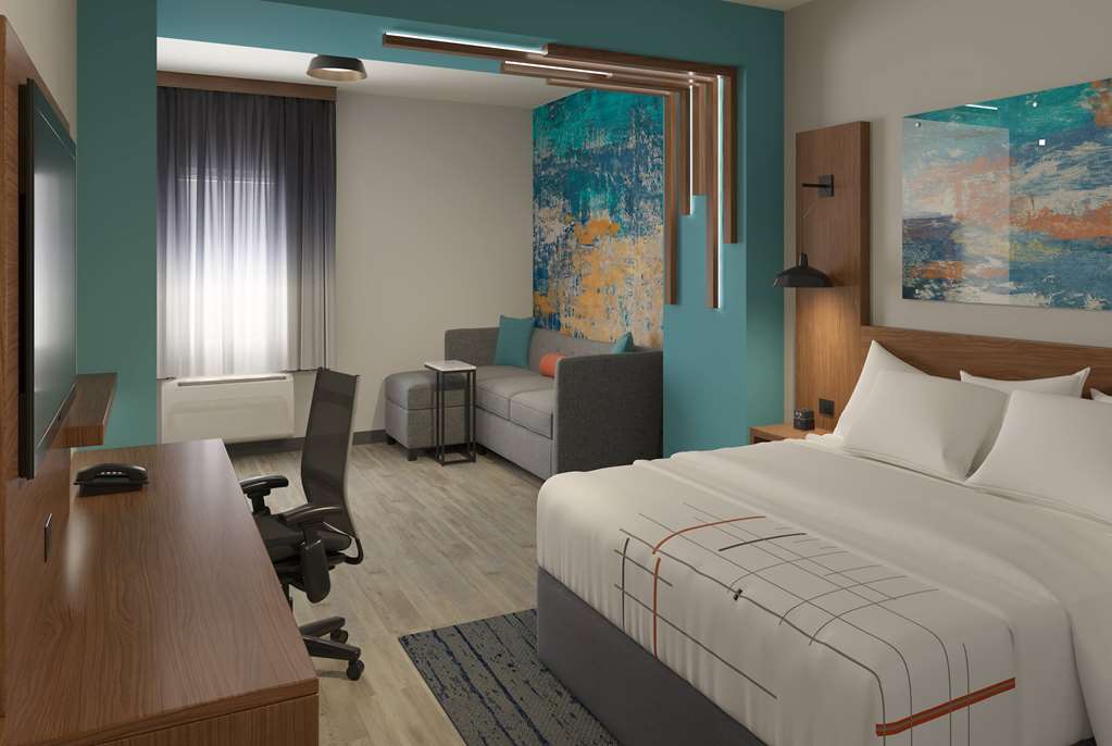 La Quinta Inn & Suites by Wyndham San Antonio at the RIM - photo 14