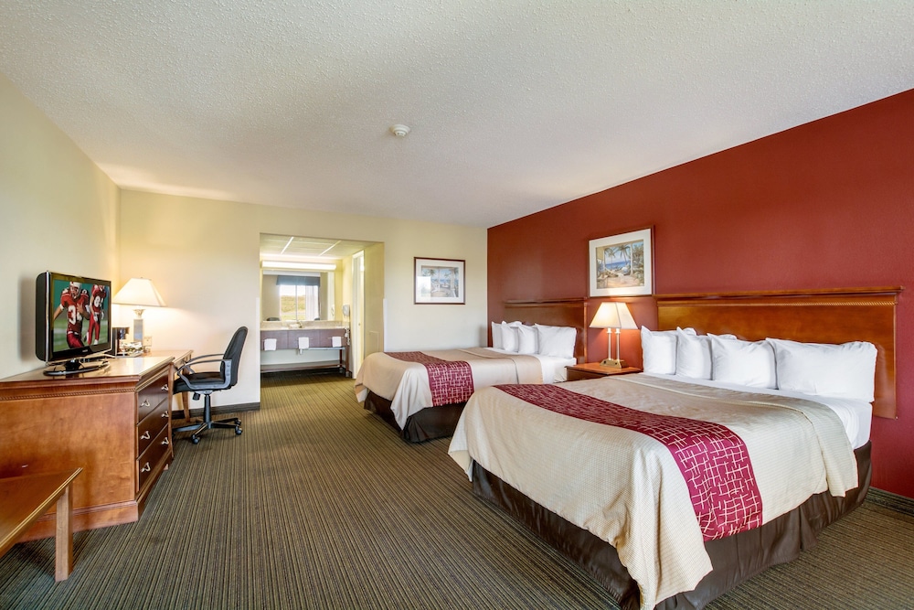 Red Roof Inn Vincennes - photo 6