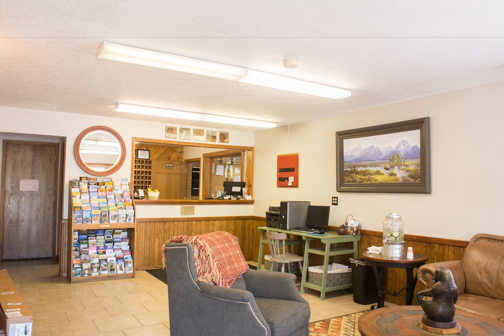 Flat Creek Inn - photo 3