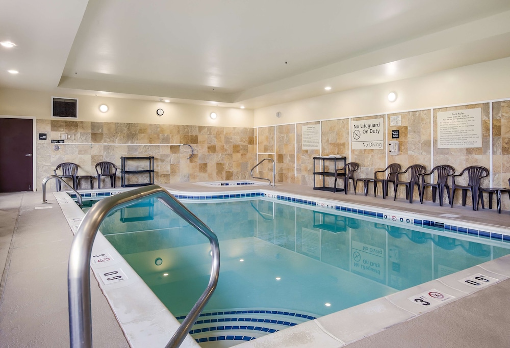 Hampton Inn Galax - photo 26