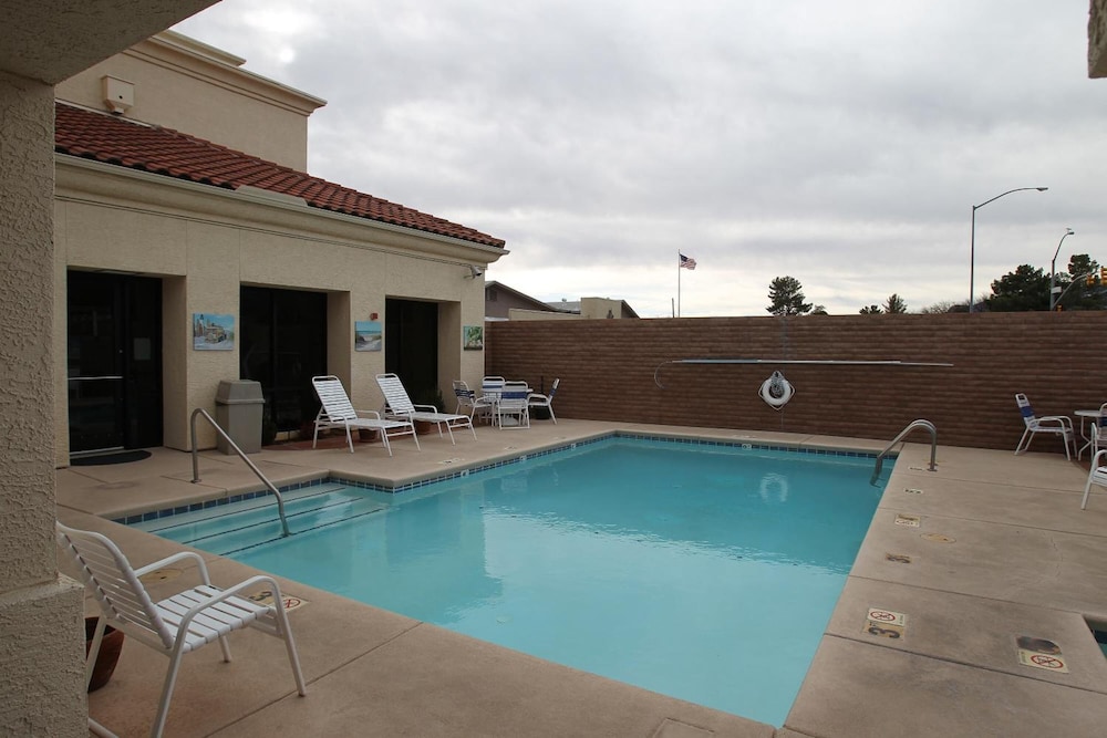 Gateway Studio Suites - photo 16