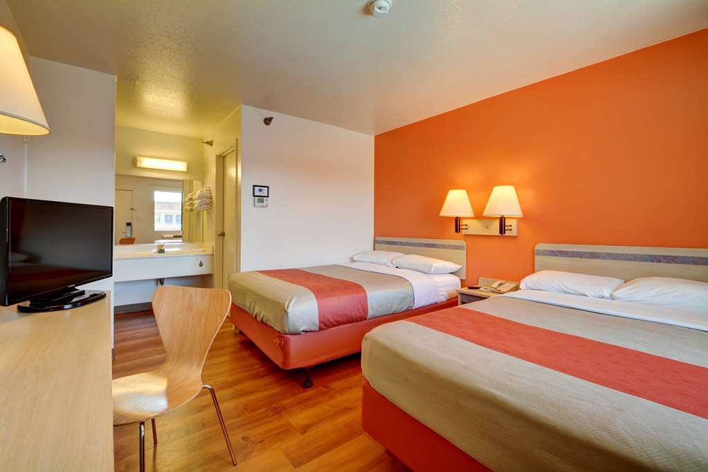 Motel 6 Windsor Locks CT Hartford - photo 15