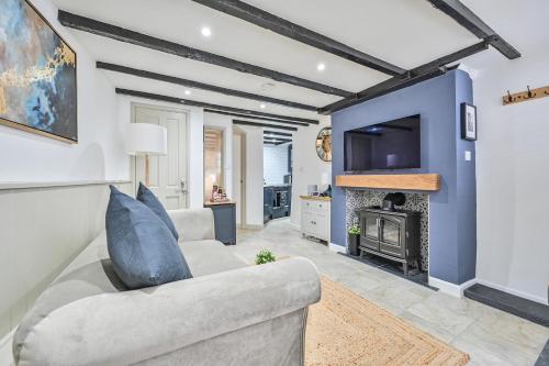 Luxury Couple S Getaway With River Views And Parking — Polperro