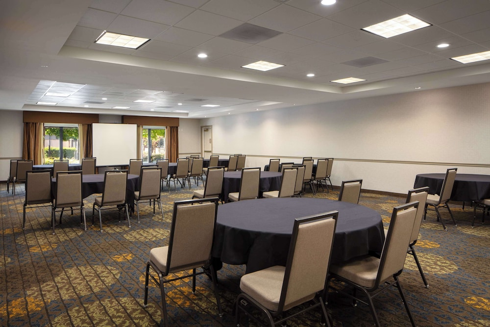 Homewood Suites by Hilton Fairfield Napa Valley Area - photo 24