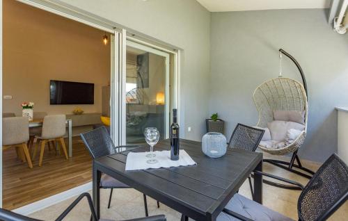 2 Bedroom Pet Friendly Apartment In Medulin — 4-Star Luxury Hotel in Medulin, Croatia
