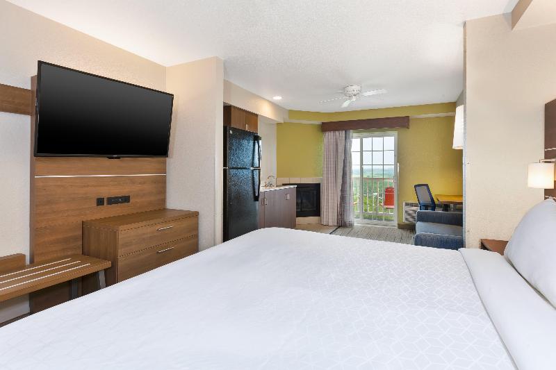 Holiday Inn Express & Suites Petoskey by IHG - photo 40