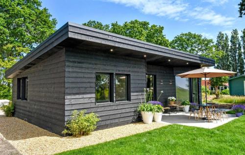 3 Bedroom Beautiful Home In Den Oever — 4-Star Luxury Hotel in Den Oever, Netherlands