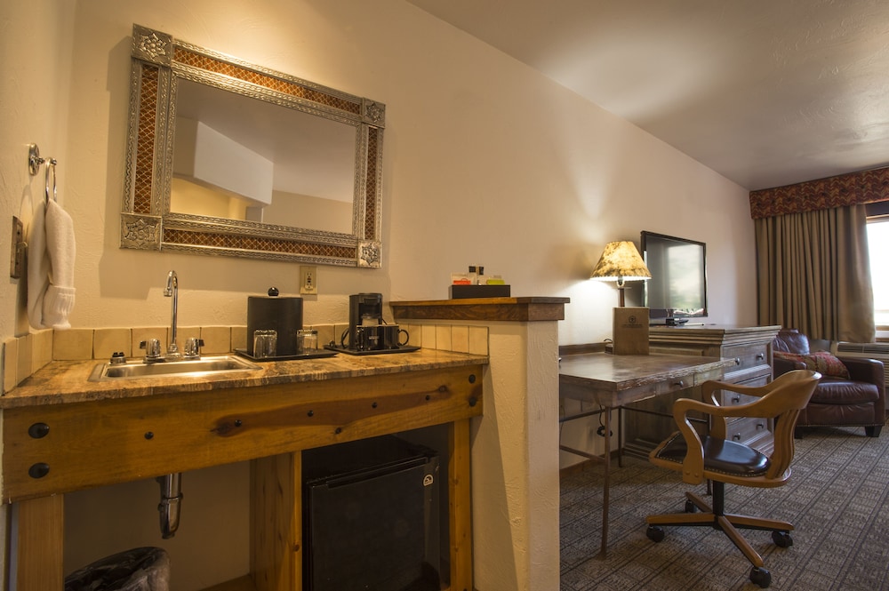 Table Mountain Inn - photo 24
