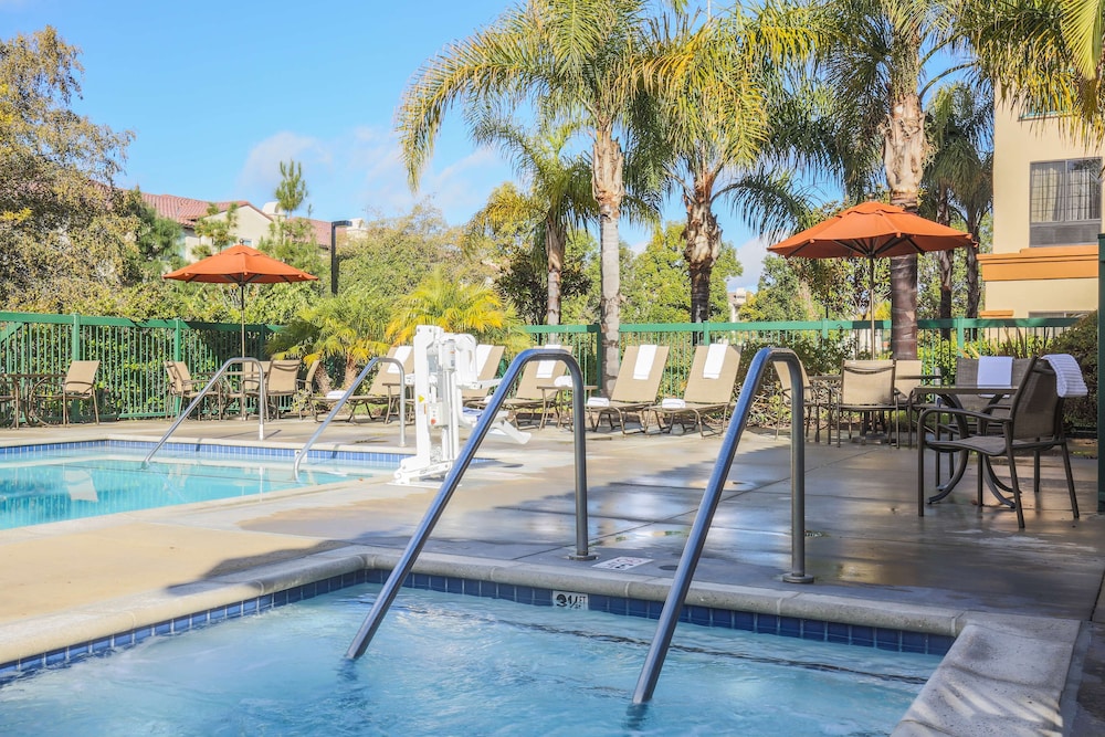 Hampton Inn And Suites Camarillo - photo 36