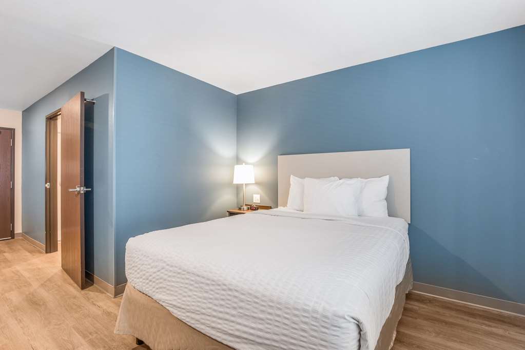 WoodSpring Suites Chicago Midway - photo 18
