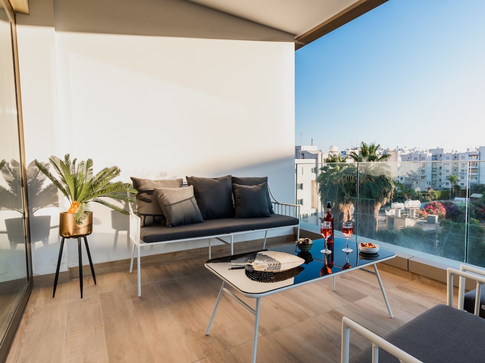 Sanders Violet Court Limassol