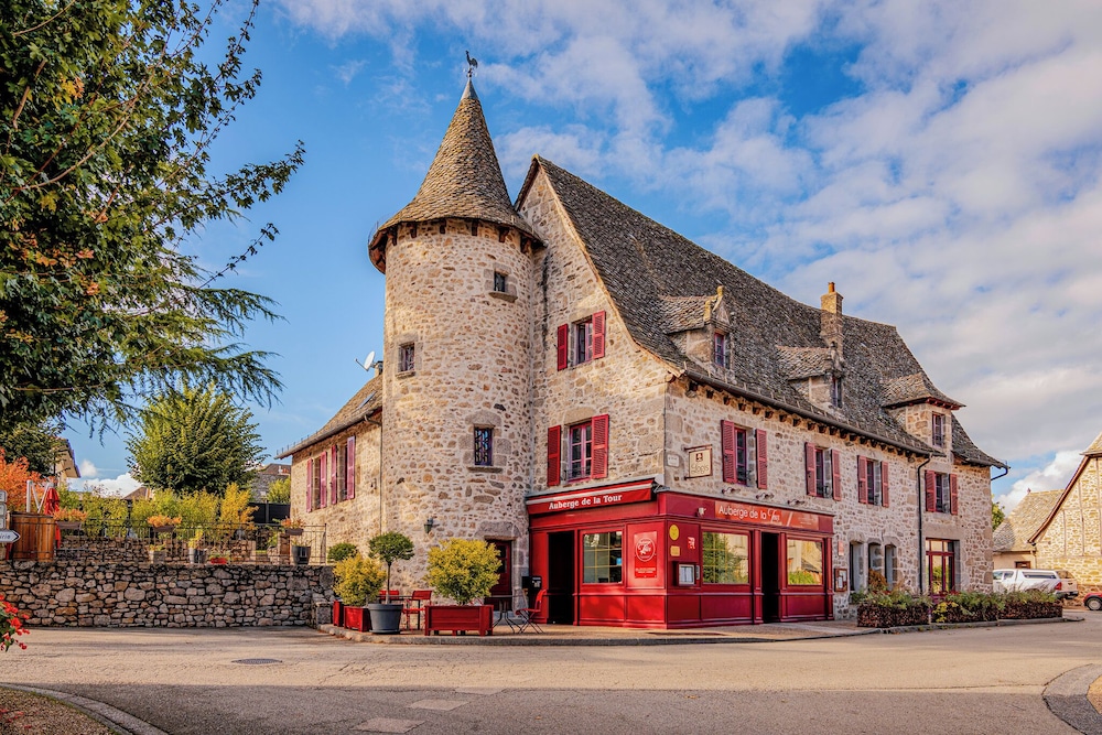 Logis Auberge De La Tour - carbon neutral hotel in Aurillac
