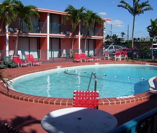 Peaks Hotel and Suites - photo 12