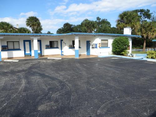 Southwind Motel - photo 10