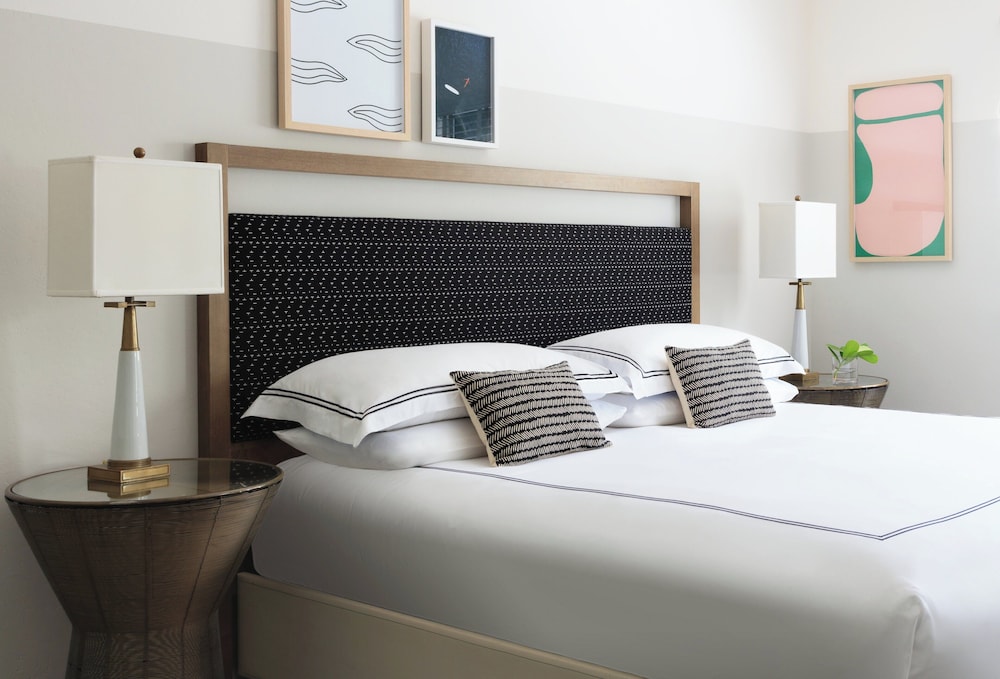 Kimpton Surfcomber Hotel by IHG - photo 5