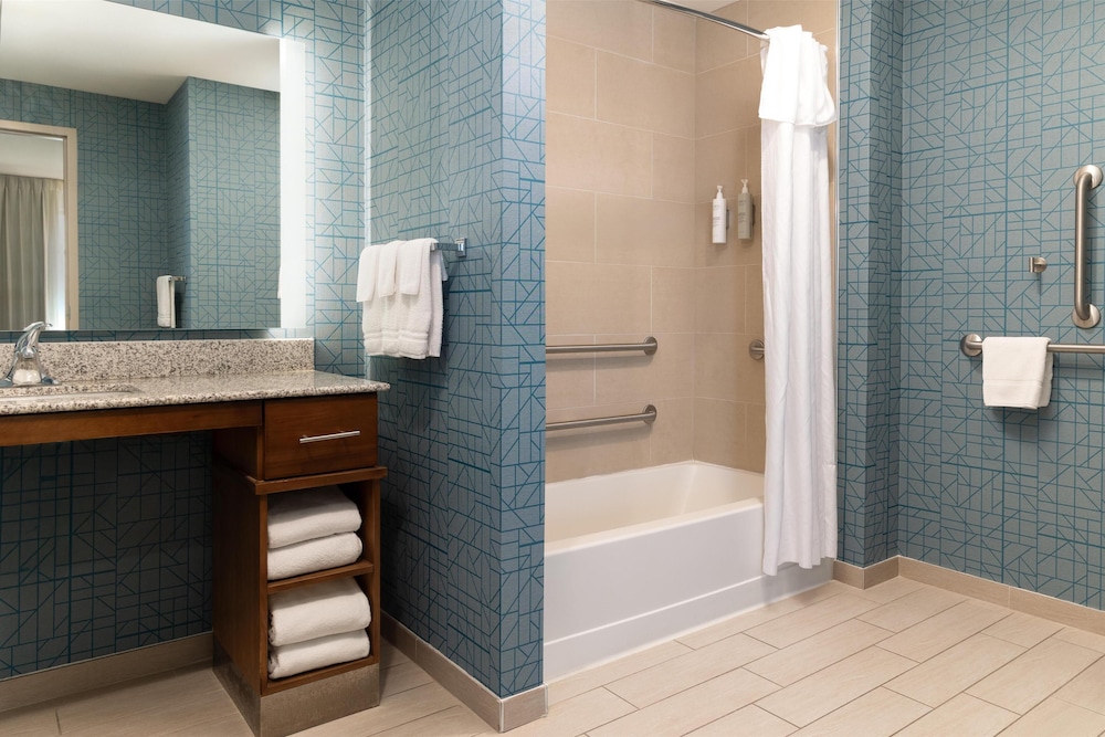 Homewood Suites by Hilton Wauwatosa Milwaukee - photo 27
