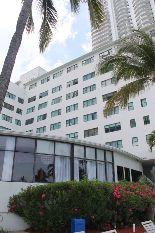 Beautiful Ocean Side Studio With Kitchenette 10 min From South Beach — 5-Star Luxury Hotel in Miami Beach, United States