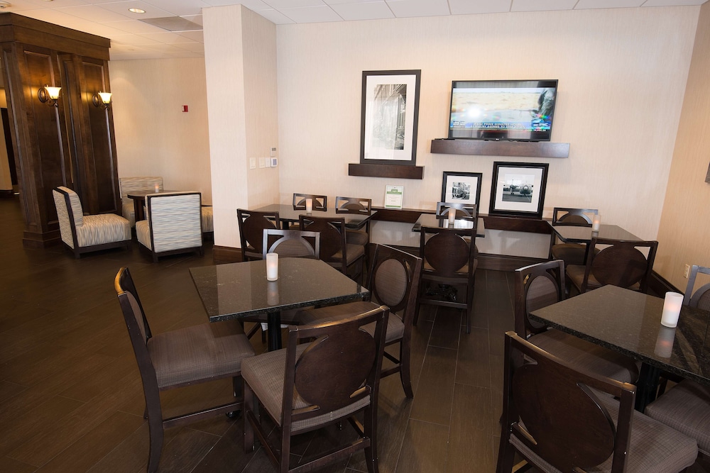 Hampton Inn Carlstadt At The Meadowlands - photo 29