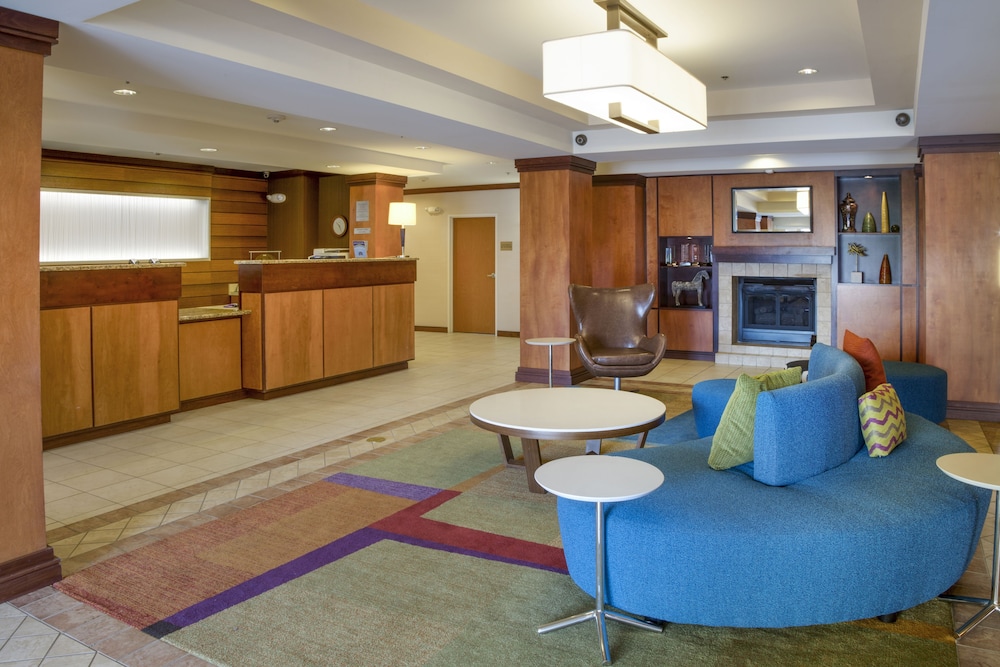 Fairfield Inn & Suites by Marriott South Hill - photo 2