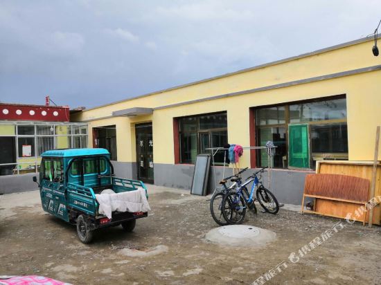 Qinghai Lake Qingjia B & B in Gonghe, People's Republic of China