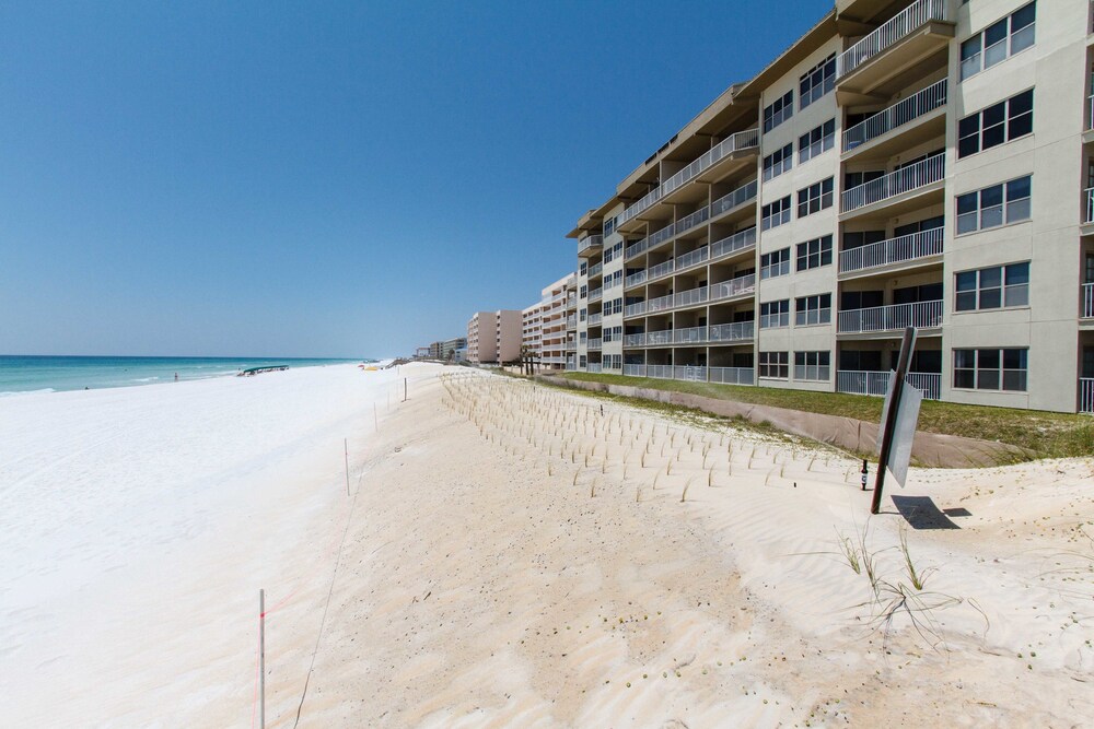 Emerald Towers West 3007 by RedAwning - photo 51