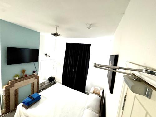 Wembley property - last minute hotel in London