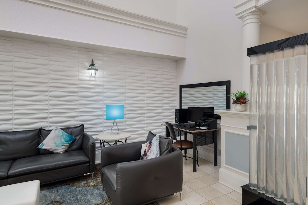 Comfort Suites Plano East Richardson - photo 67