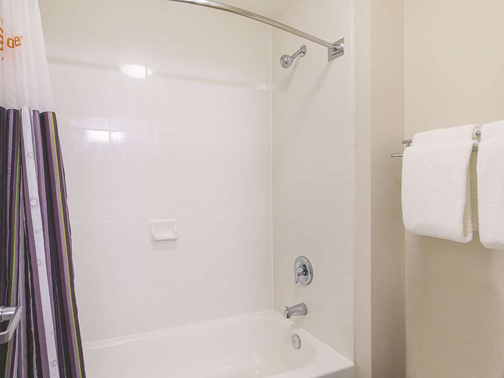 La Quinta Inn & Suites by Wyndham Austin Round Rock - photo 23