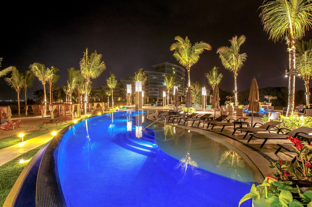 Infinity pool