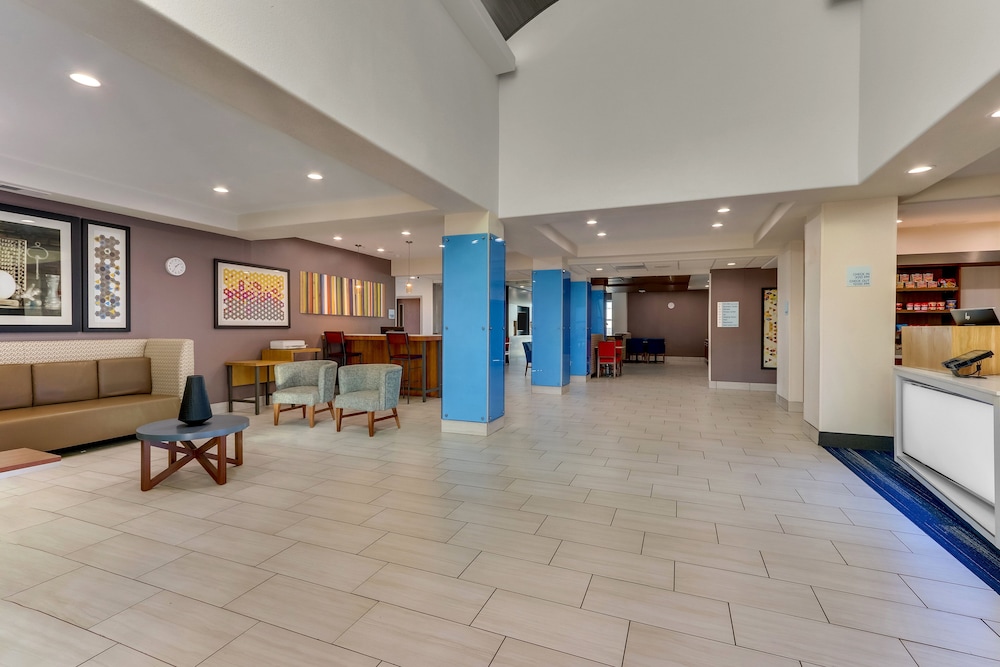 Holiday Inn Express Hotel & Suites Lake Worth Nw Loop 820 - photo 30