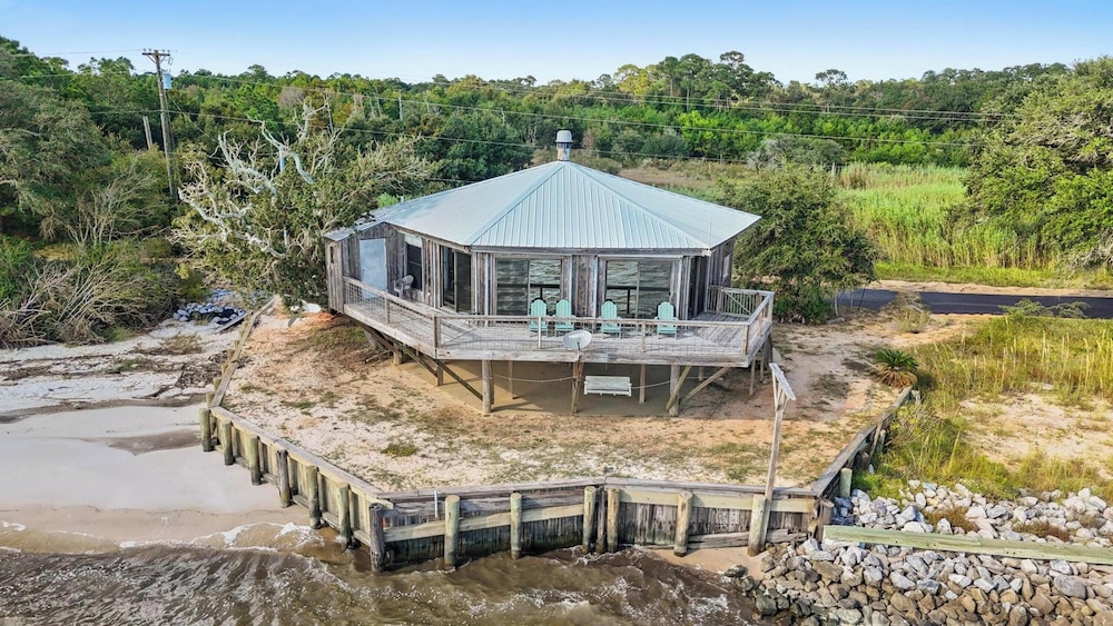 Rustic Retreat in Ocean Springs, United States