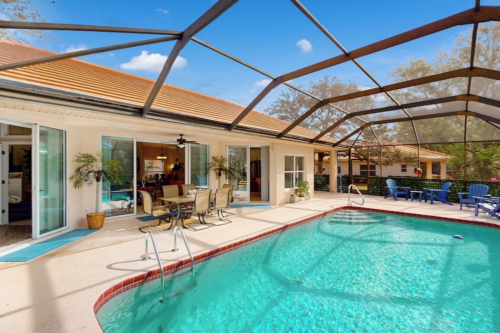Golfers Oasis with Pool in Black Diamond Ranch — 4-Star Luxury Hotel in Crystal River, United States