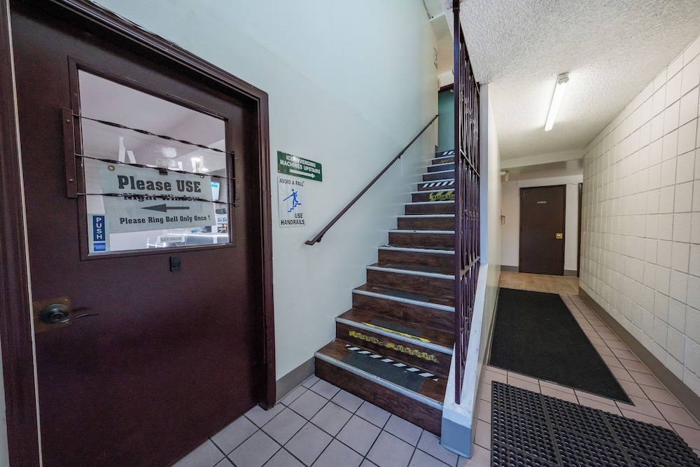 Best Value Inn by OYO Portland OR South East - photo 3