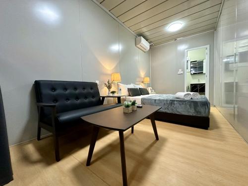 H&T PJ Gasing Cabin Studio Netflix & Free Parking — 5-Star Luxury Hotel in Petaling Jaya, Malaysia
