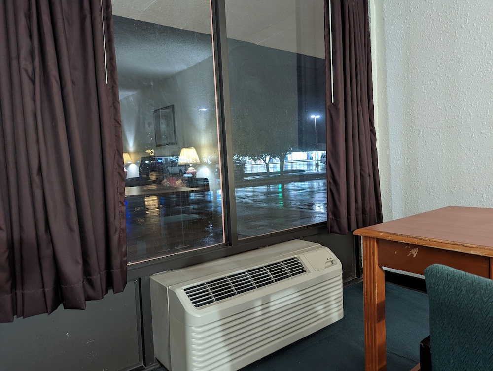 Luxury Inn - photo 7