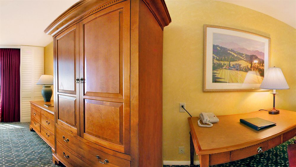 Hilton Sonoma Wine Country - photo 16