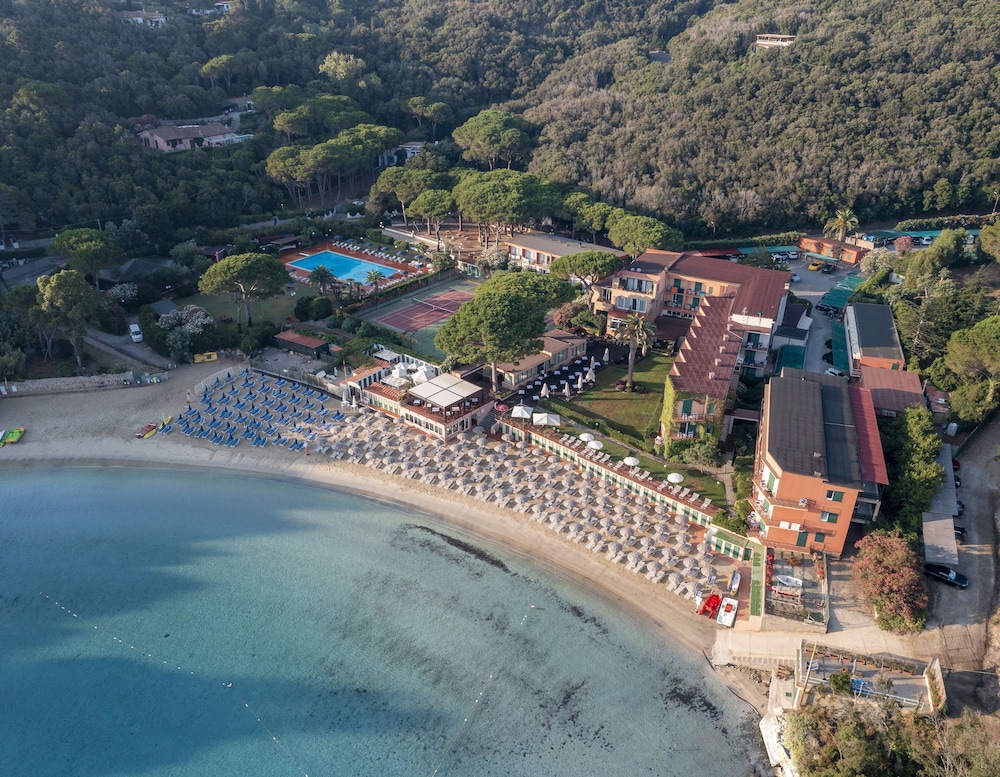 Hotel Desiree — 4-Star Luxury Hotel in Marciana, Italy