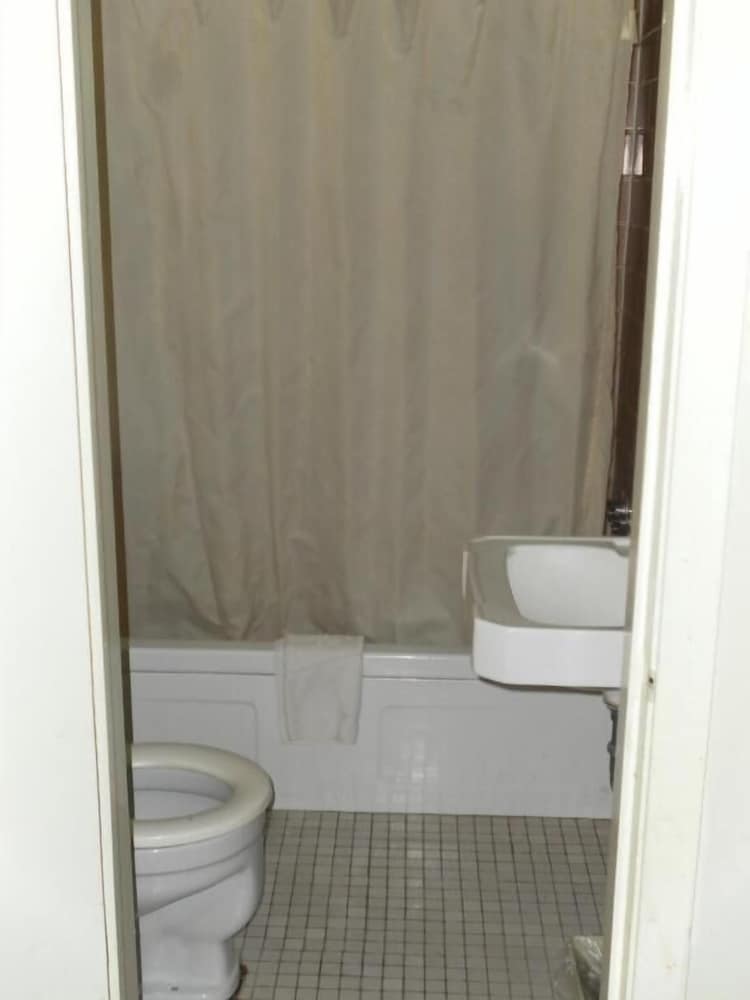 Tidewater Motel - photo 21