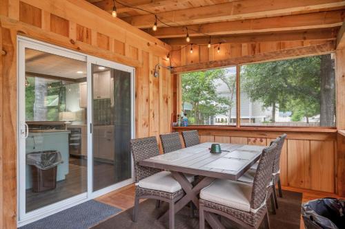 Mountains to Sea by Oak Island Accommodations - photo 7
