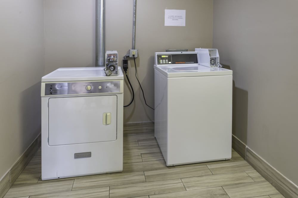BridgePointe Inn & Suites - photo 12