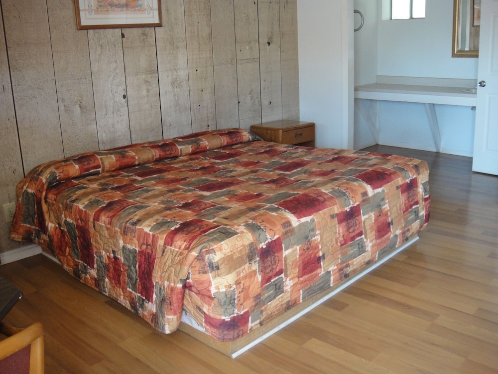 The Hills Motel - photo 4