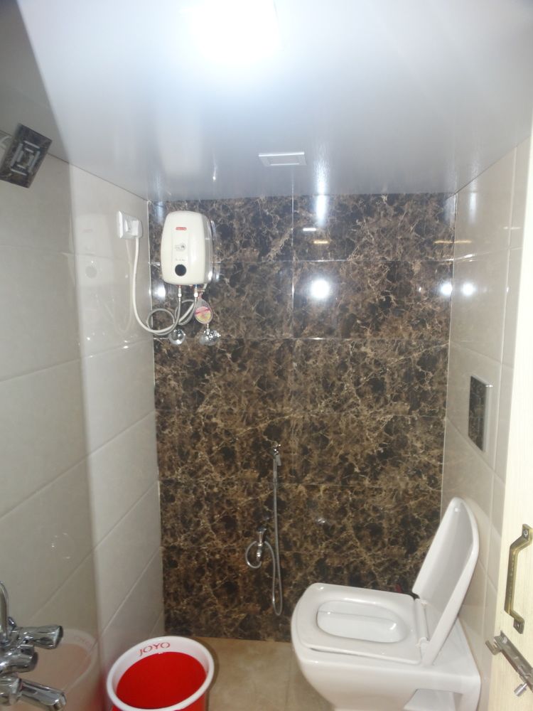Oyo 48703 Hotel Qamar