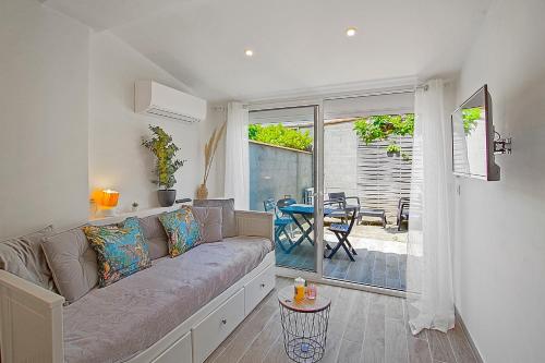 Studio Calme Et Moderne a 300m de la Plage 1 in Canet-En-Roussillon, France