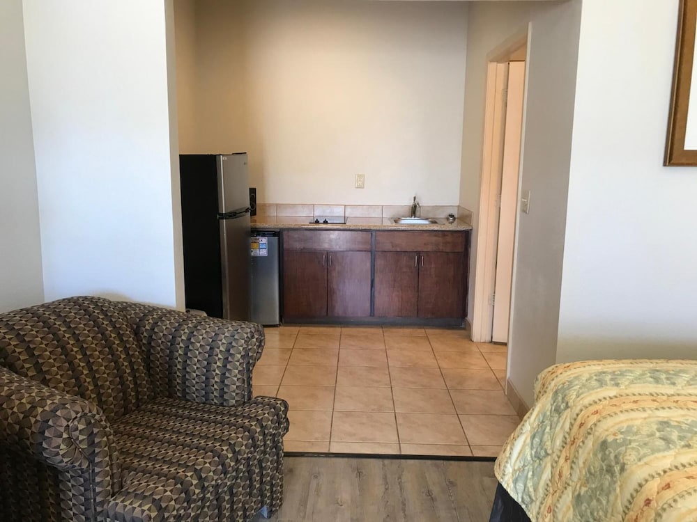 Big Lake Inn & Suites - photo 18
